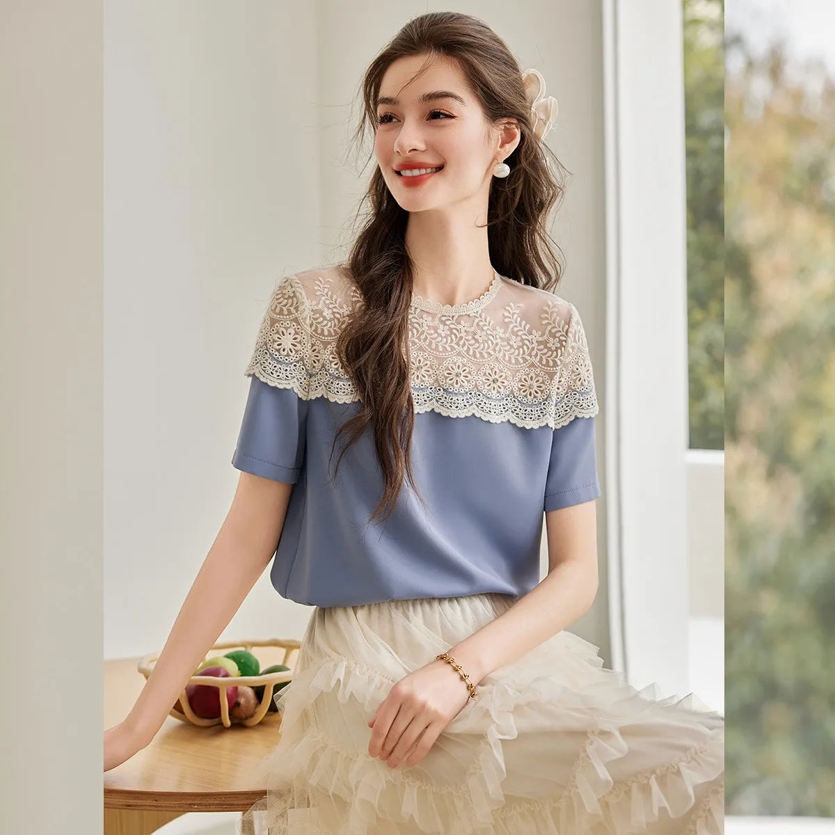 LOUIS YAO Women's Shirt 2025 Summer Shoulder Hollow Lace Design T-shirt Elegant Temperament Round Neck Short Sleeve Thin Shirt
