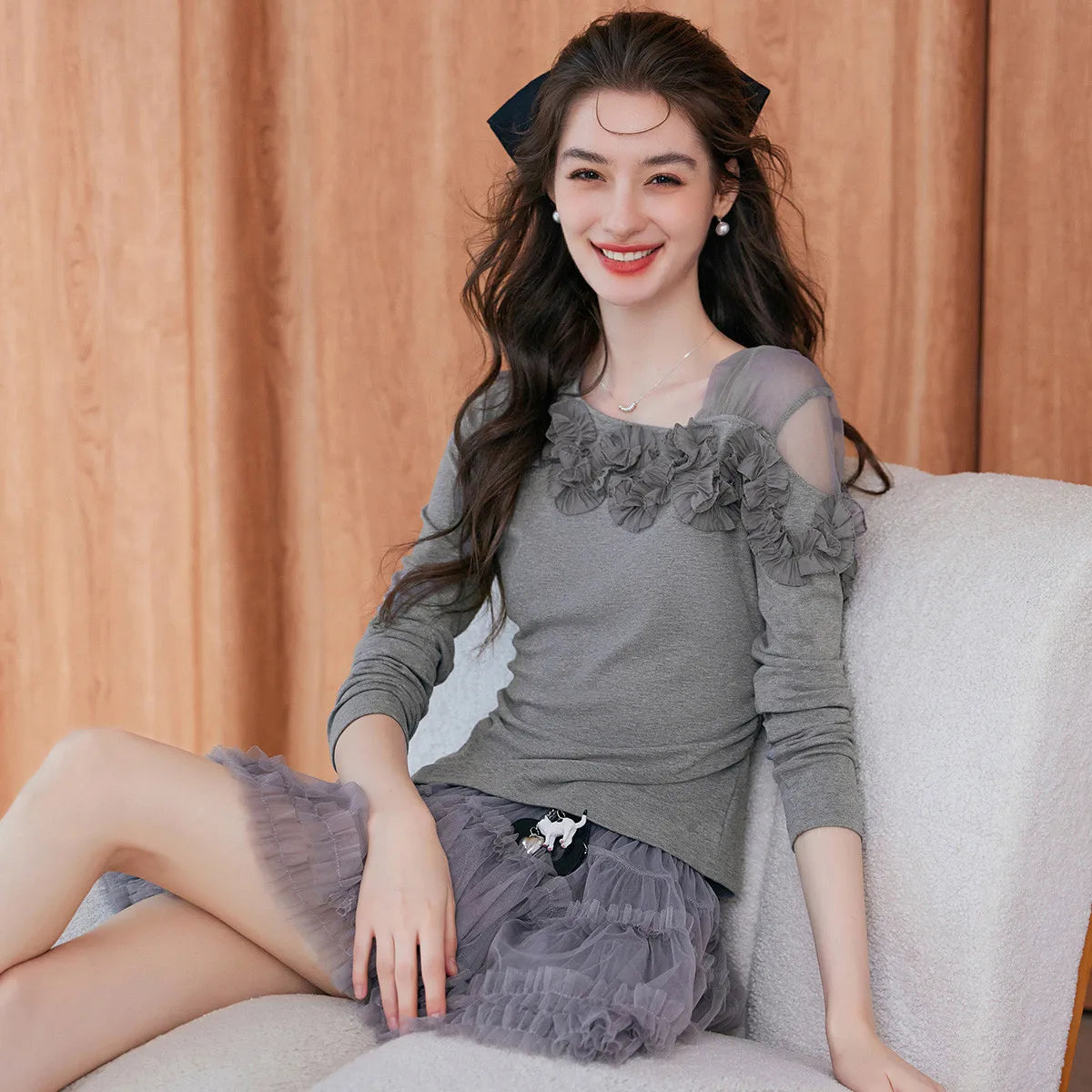 LOUIS YAO Flower Decoration Splicing Women's T-shirt 2025 Autumn Grey Micro Elastic Asymmetric Collar Slimming Knitted Shirt
