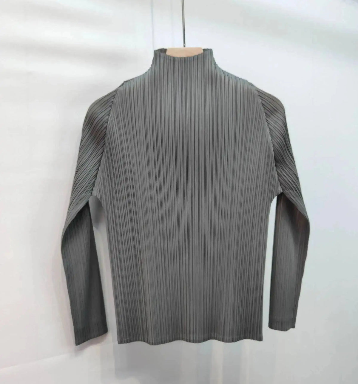LANMREM 2025 New Long Sleeved Women's Pleated T-shirt Base Solid Color Stand Collar Slim Fit Long Pullover Tops Chic 2DB2996