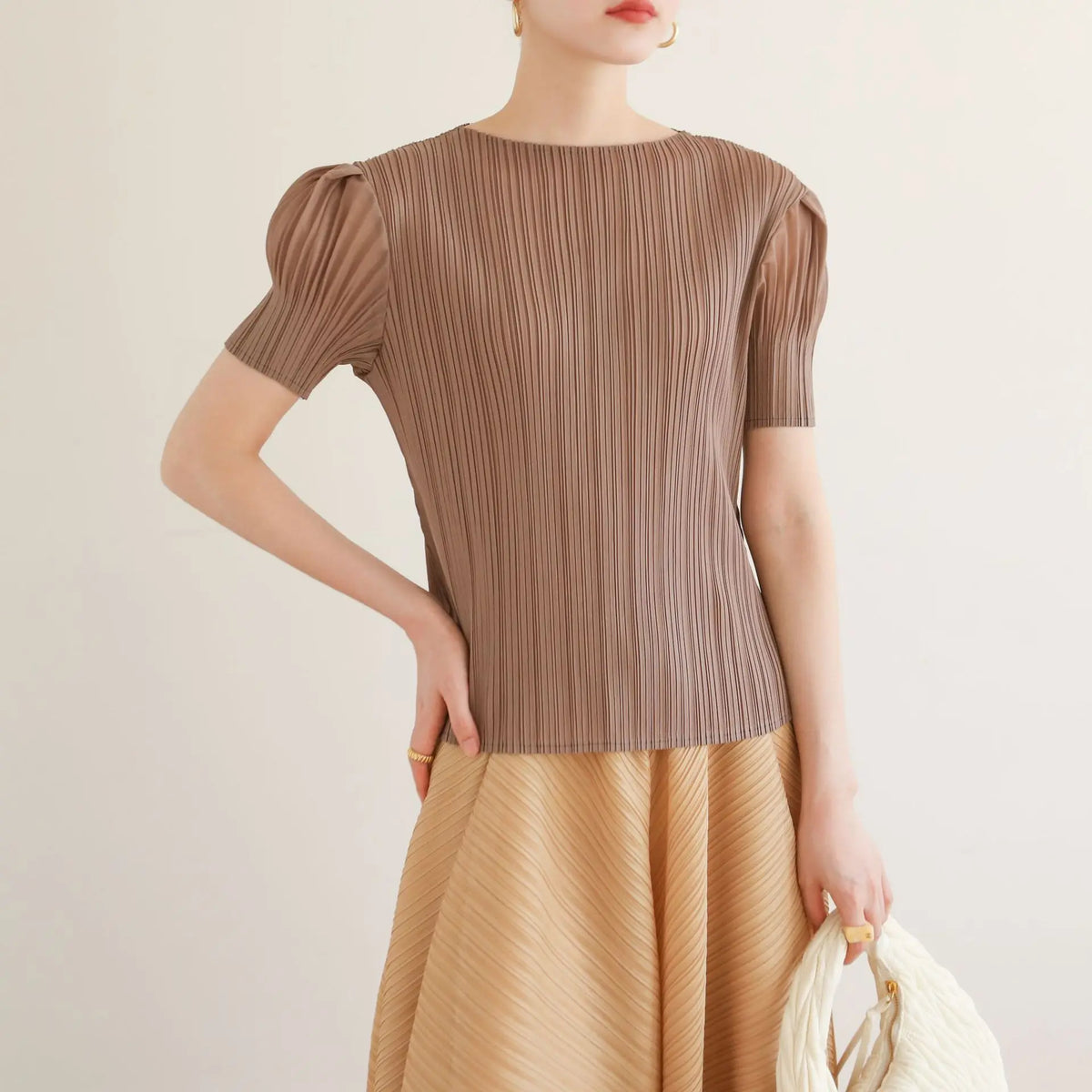 Summer New Pleated Fashion Simple Casual Style Thin T-shirt Temperament Commuting Formal Occasions Commuter Tops