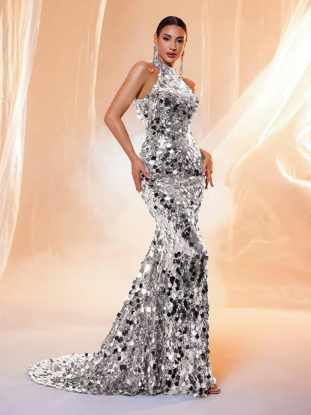 LOVE&LEMONADE Sexy Halter Neck Gold Sequin Backless Maxi Evening Dress for Women Wholesale Dropshipping LM86444