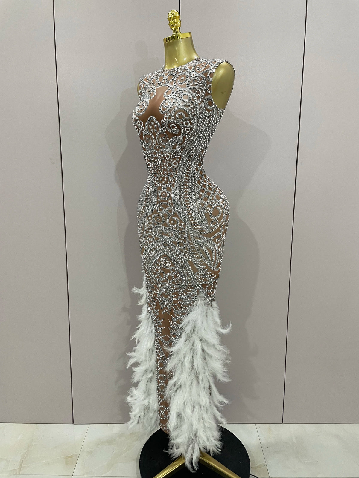 Women Sparkly Rhinestone Feathers Sleeveless O Neck Bodycon Long Dress Wedding Guest Gowns Luxury Birthday Evening Party Dress