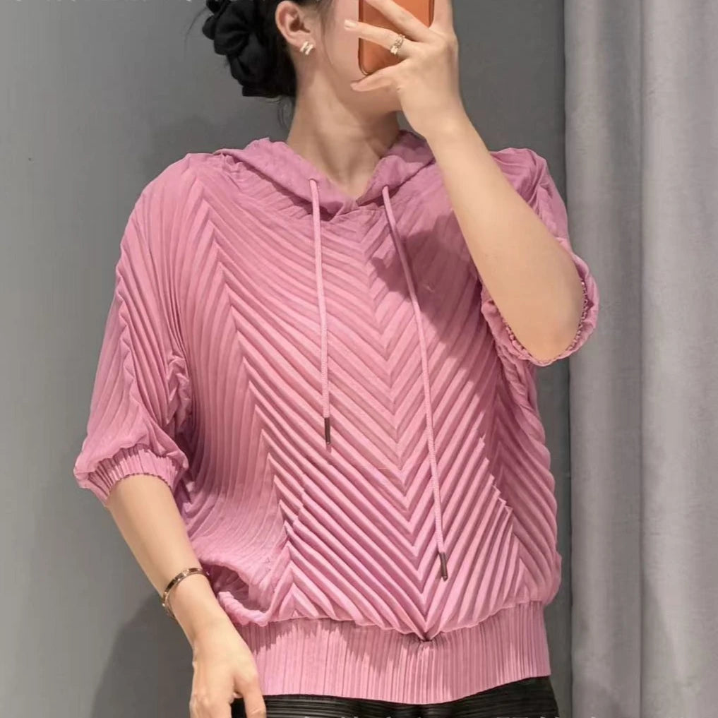 Pleated Hooded Sweatshirt 2026 Summer New Loose Pullover Short Sleeve Top Simple Women's Casual Stretch No-Iron T-Shirt