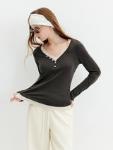 FSLE Women 2026 Autumn New Fake Two-Piece Color-Block T-Shirt Lace Trim V-Neck Button Decoration Lyocell Wool Blend Slim Fit Top