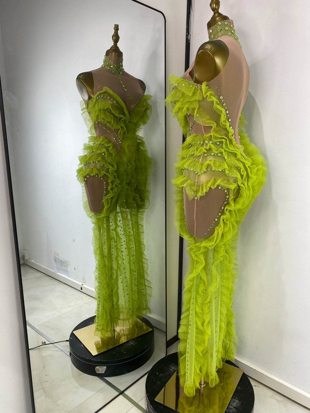 Women Luxury Green Prom Gowns Sleeveless Turtleneck Rhinestones Mesh Ruffles Transparent Maxi Long Evening Party Stage Costumes