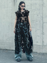[EAM] Women Black Lace Hollow Out Perspective Big Size Dress New Round Neck Sleeveless Fashion Tide Spring Summer 2026 1DJ0243