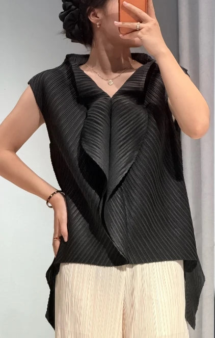 Miyake Pleated T-Shirt 2026 Summer New Irregular Sleeveless Top Simple Casual Fashion V-Neck Fold Vest Commuter Women's Clothing