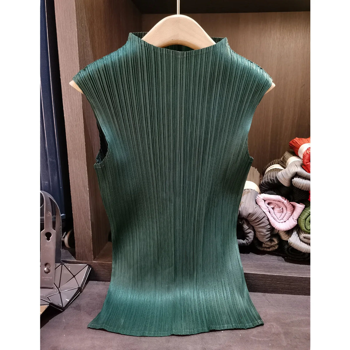 Miyake Pleated Sleeveless Undershirt 2026 New Simple Versatile Slim Simple Solid Color T-shirt Women Thin Stretchy Tops Clothes