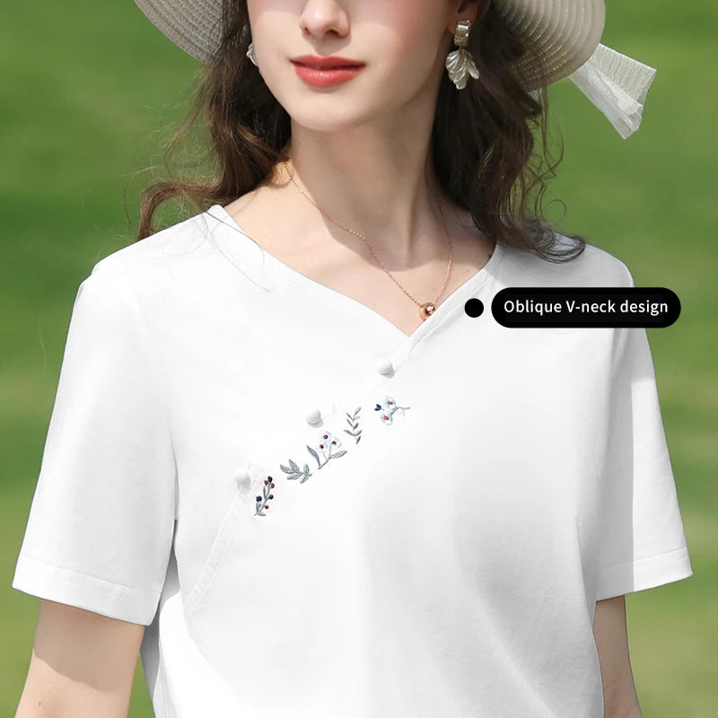 I BELIEVE YOU White Short Sleeved V-Neck T-Shirt 2026 Summer New Flower Embroidered Casual Breathable Top For Women 2262016297