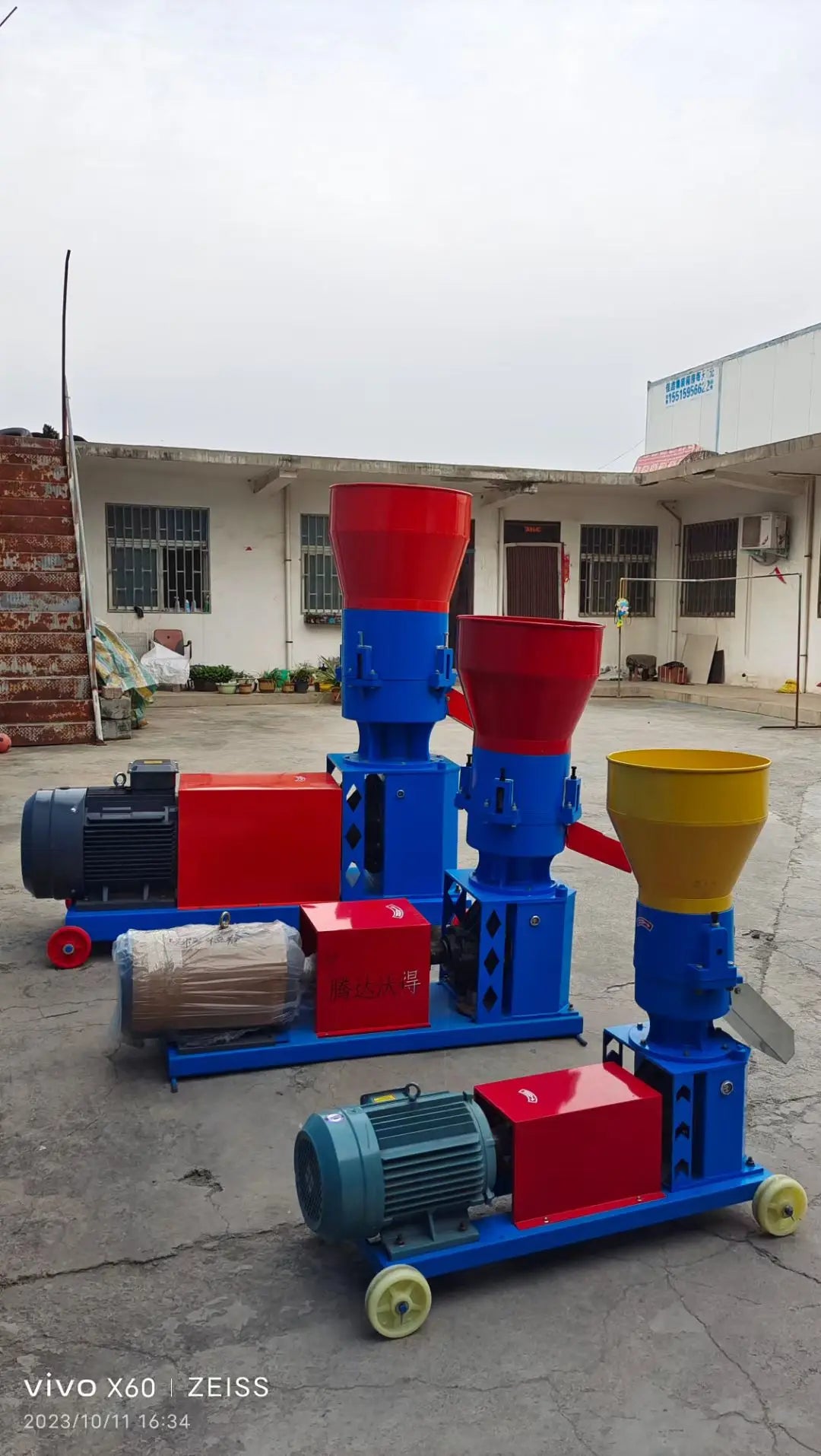 Hot Sale Household Small Feed Pellet Machine for Poultry Chicken Duck Livestock 220V Diesel Engine for Home Use