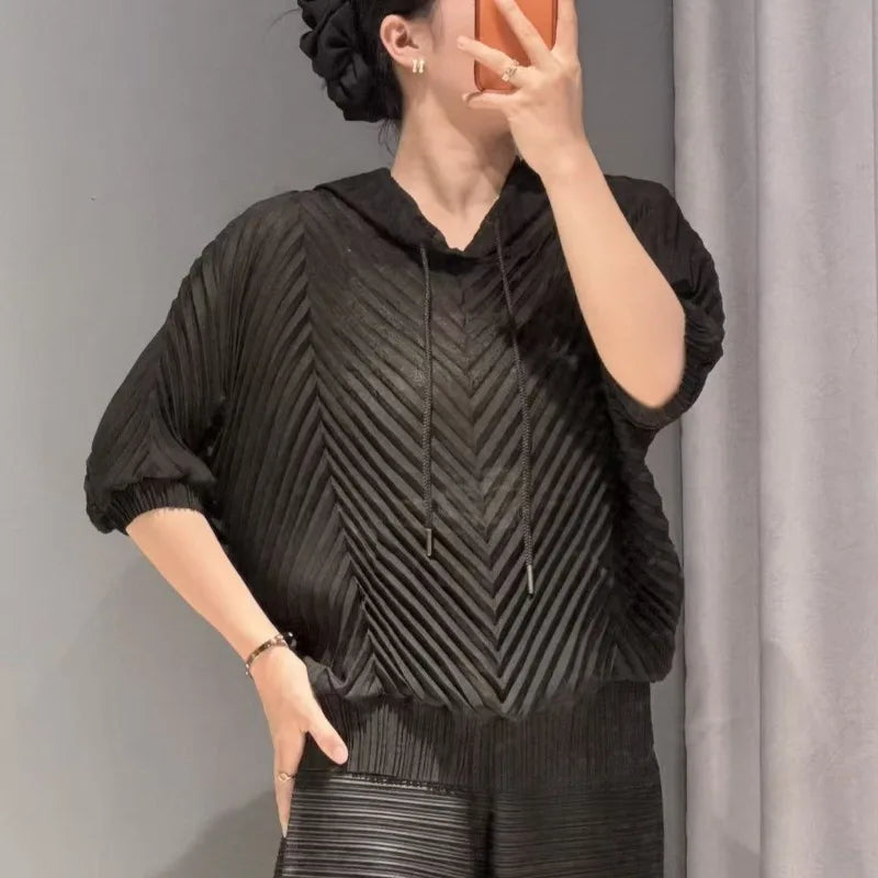 Pleated Hooded Sweatshirt 2026 Summer New Loose Pullover Short Sleeve Top Simple Women's Casual Stretch No-Iron T-Shirt