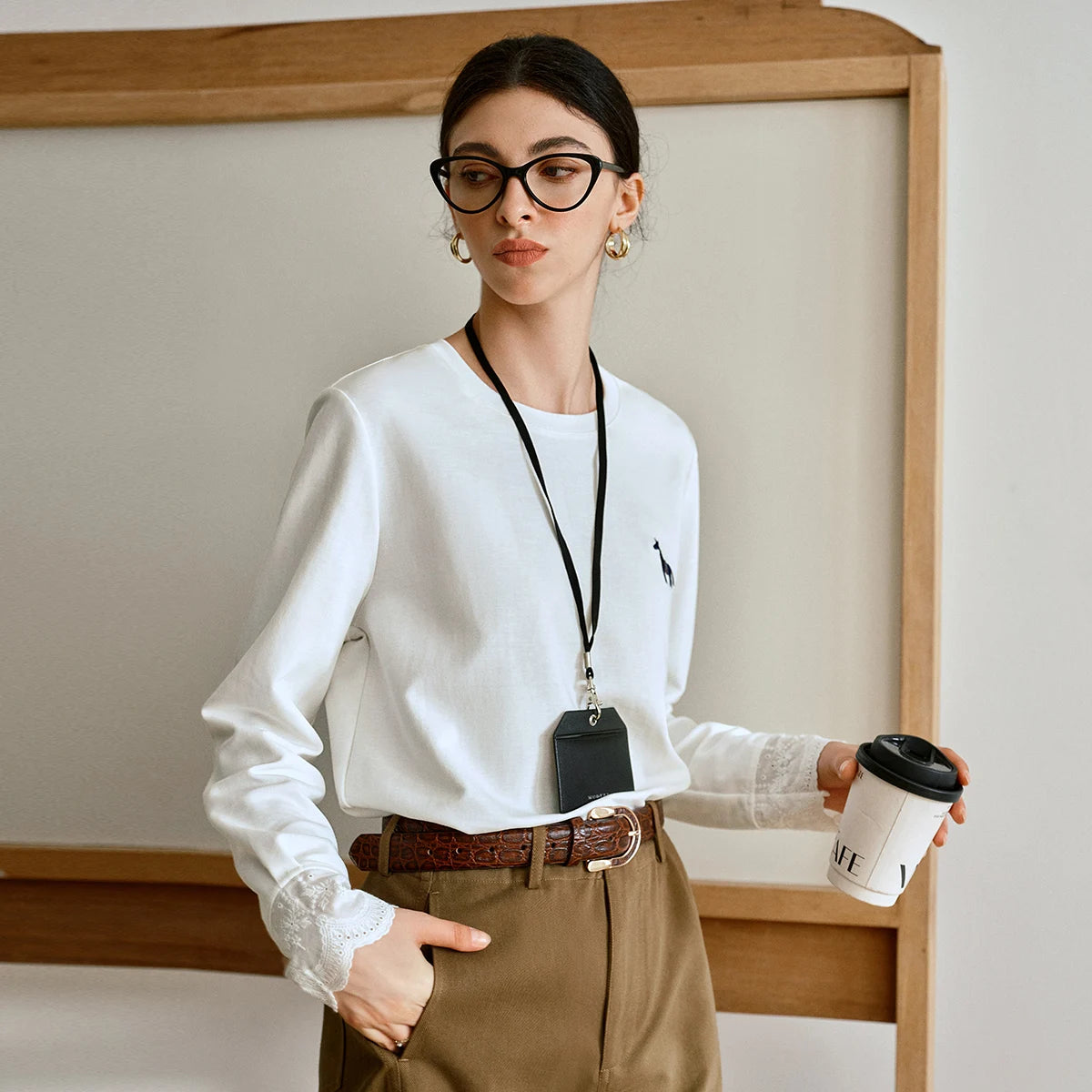 OLrain White Long Sleeve T-Shirts 2026 Autumn French O-Neck Embroidered Knit Top Casual Straight Women's Clothing O57QT000511
