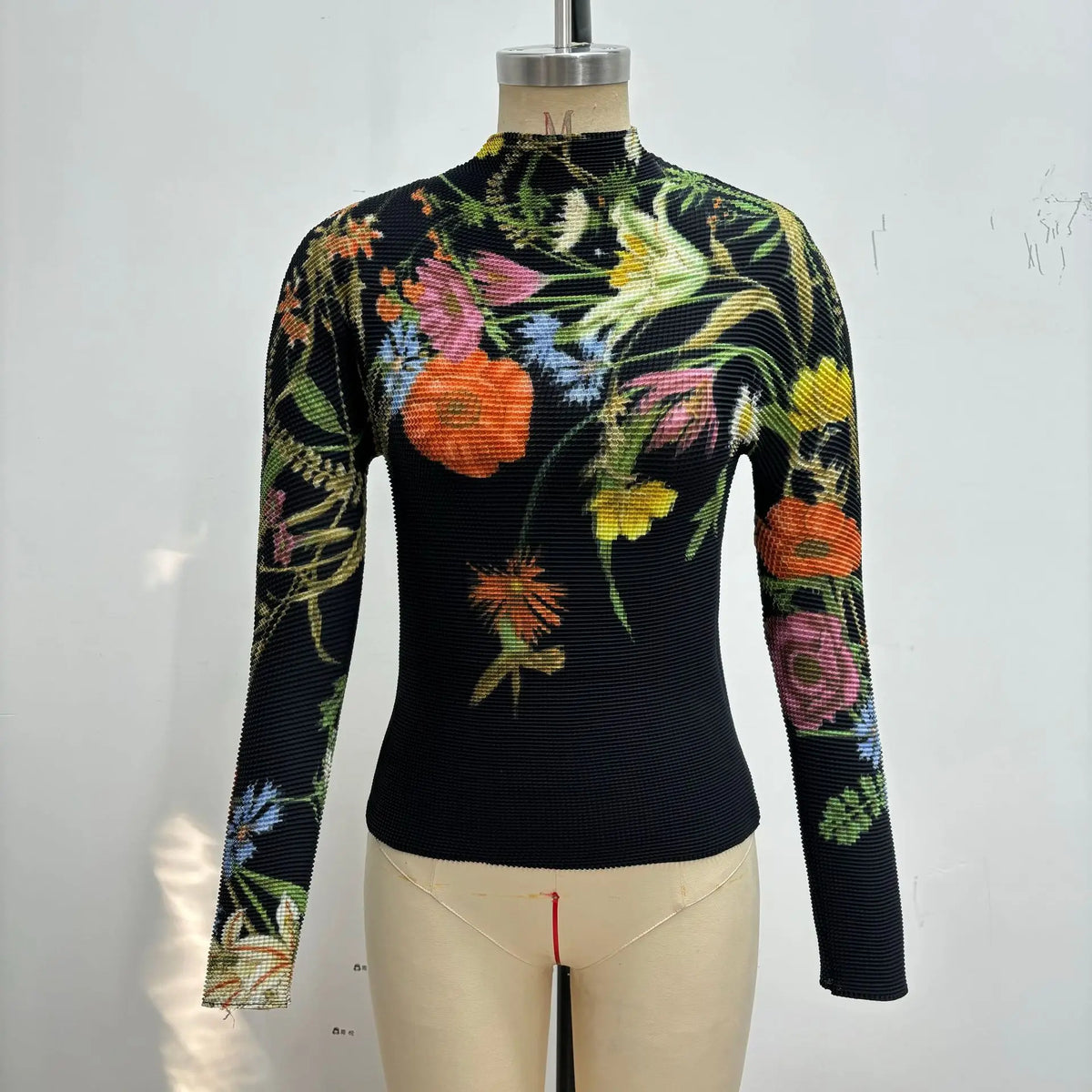 LANMREM 2026 spring New Printed women's pleated Pullover Top high elastic Slim Fit Long Sleeve stand collar T-shirt 2DB667