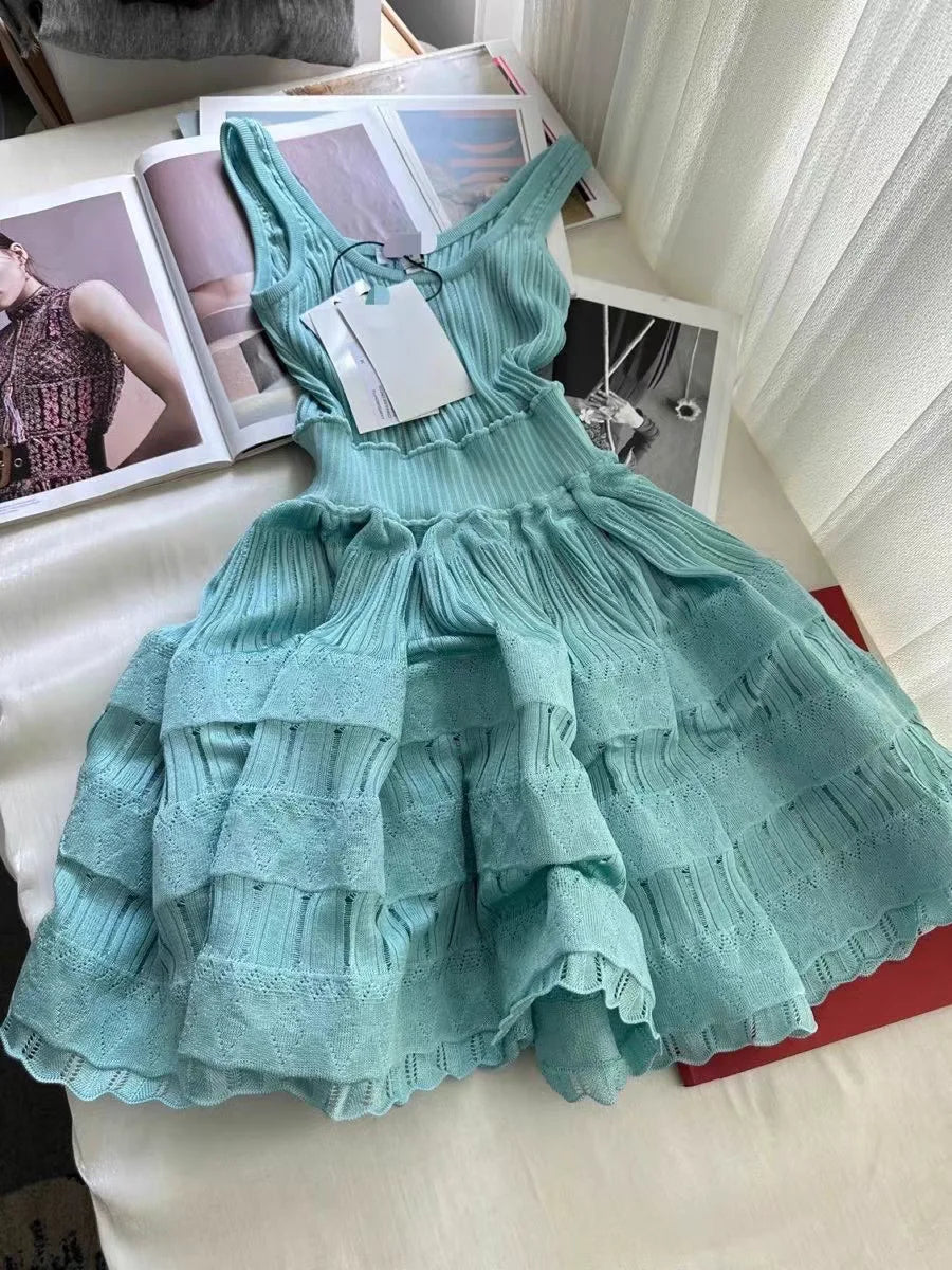 High-end New Short Dress Women's Summer French Style Exquisite Design Sense Niche Sleeveless Vest Stitching Dress 2024