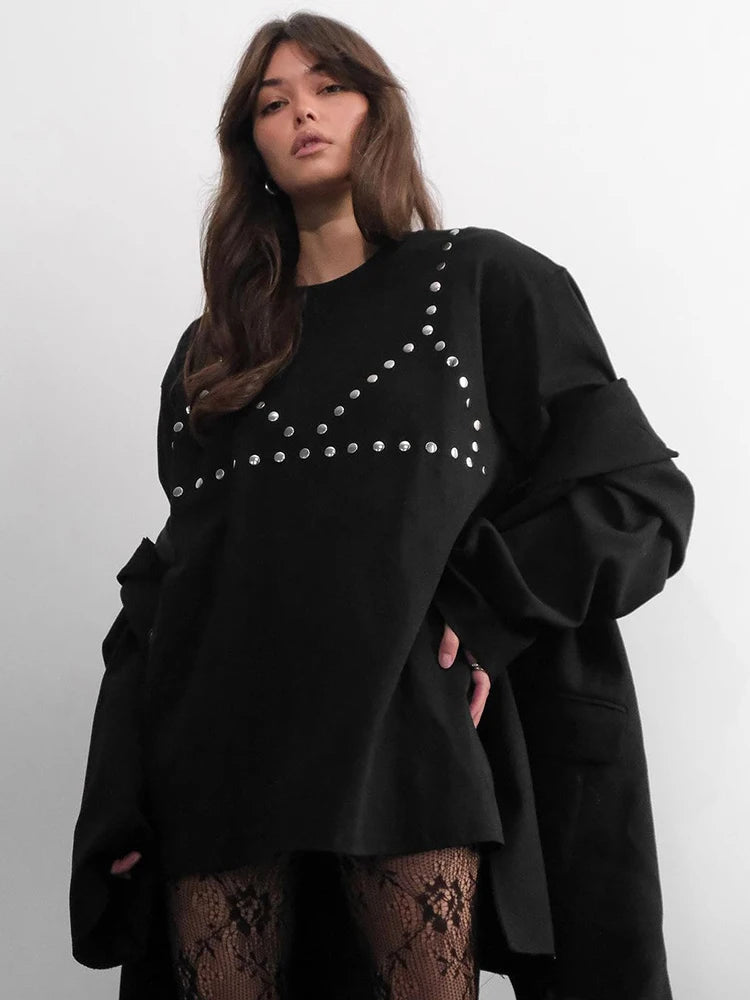 Fashion Black White Versatile Temperament Tops Niche Round Neck Rivet T-shirts 2025 Spring Summer Loose Solid Color Loose Tops