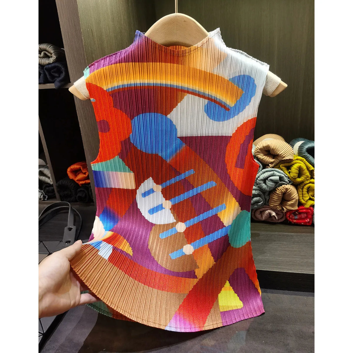 Miyake Pleated T-Shirt 2026 Summer New Art Print Half High Neck Vest Elegant Sleeveless Simple Fashion Tight Elastic Draped Top