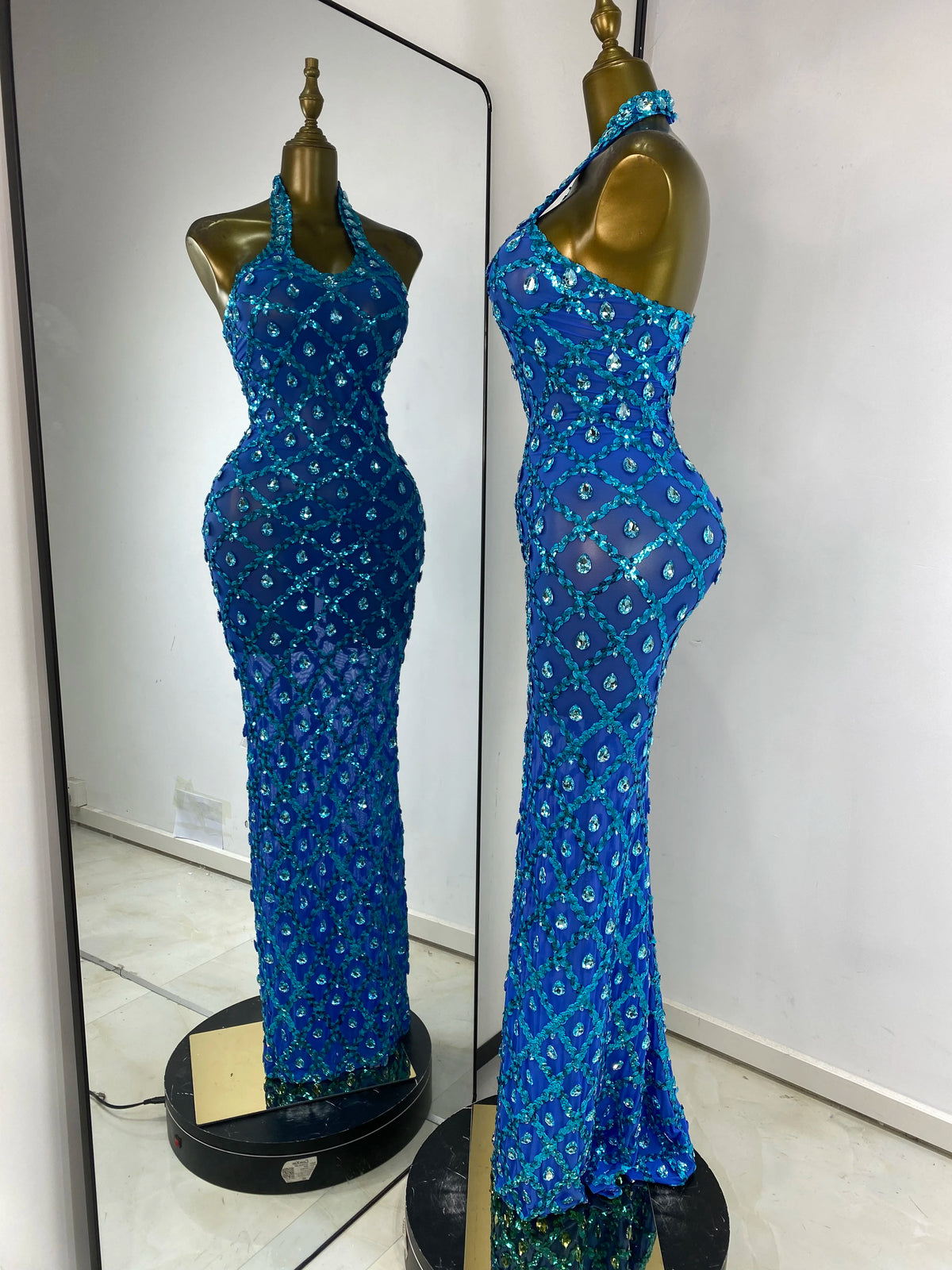 Women Luxury Prom Gowns Blue Sparkly Rhinestones Sequines Halter Backless Maxi Long Birthday Evening Club Party Dresses