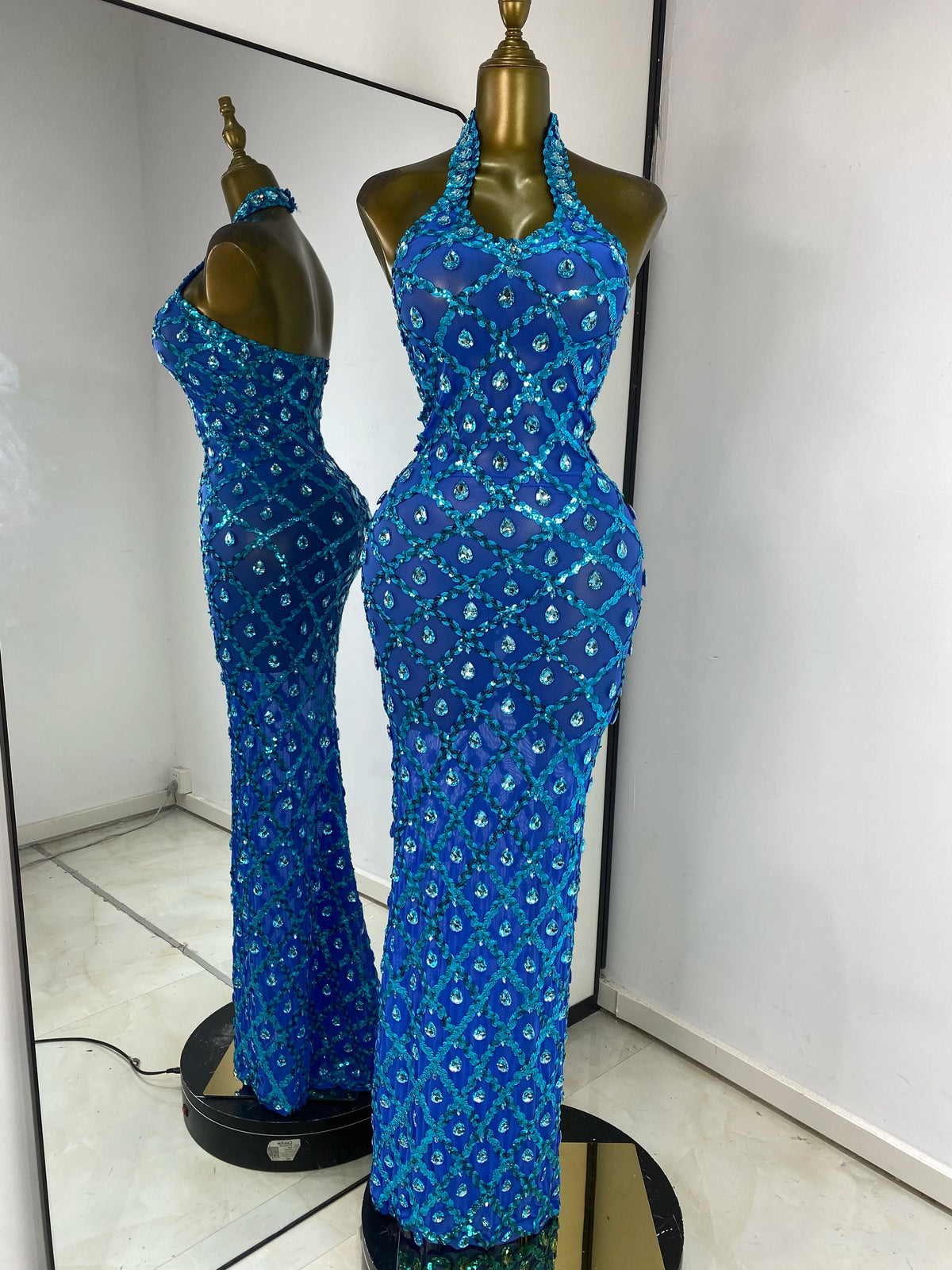 Women Luxury Prom Gowns Blue Sparkly Rhinestones Sequines Halter Backless Maxi Long Birthday Evening Club Party Dresses