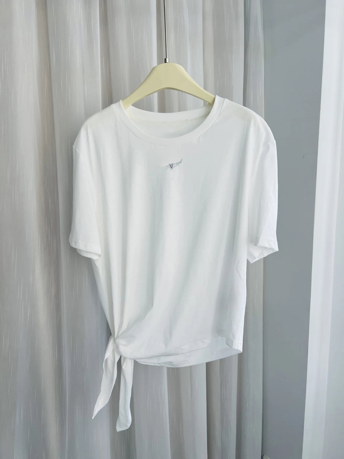 Woman White Navy Cotton Tshirt Round Neck WING Strass Rhinestone Decoration Irregular Side Tied Bow Short Sleeved Tops Tees T