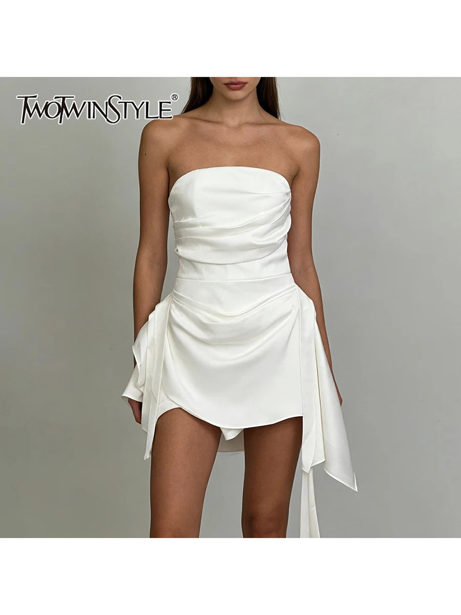TWOTWINSTYLE Sexy Slimming Spliced Shirring Irregular Dress for Women Strapless Sleeveless Patchwork Ribbon Mini Dresses Female
