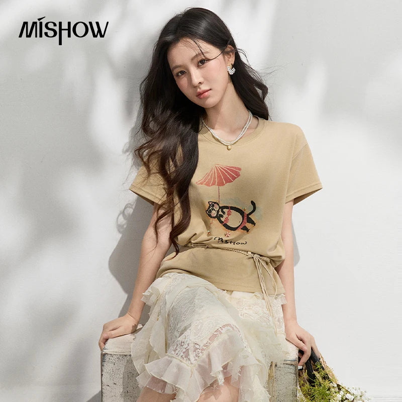 MISHOW Women Round Neck T-shirt 2026 Summer New Cute Cat Print with Waist Tie Detail Khaki Casual Short Sleeve Top MXF24T1600