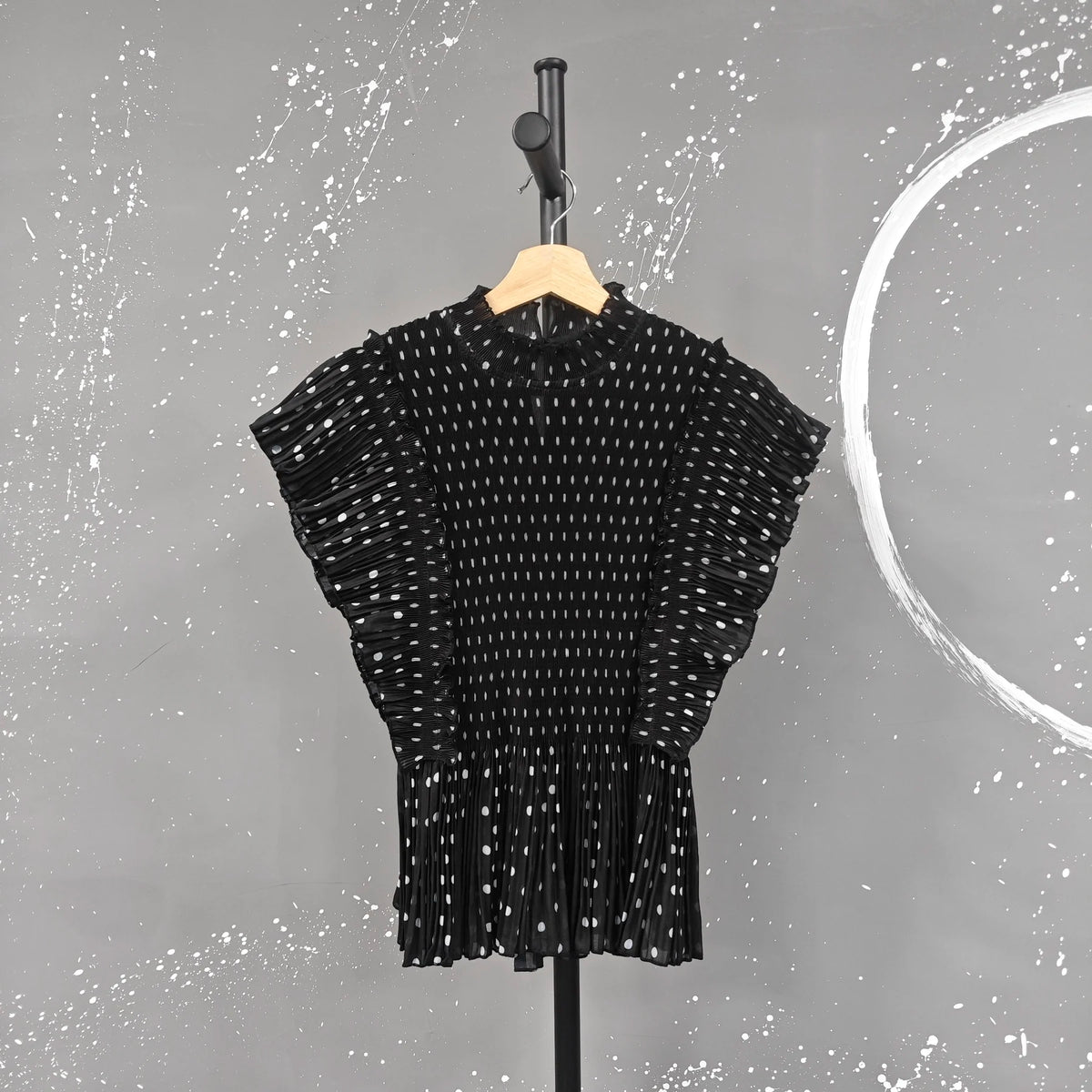 LANMREM Black Elastic Slim Dot Printting Pleated Women's T-shirt Summer Bawting Short Sleeve Stand Collar Pullover Top 2DB3375