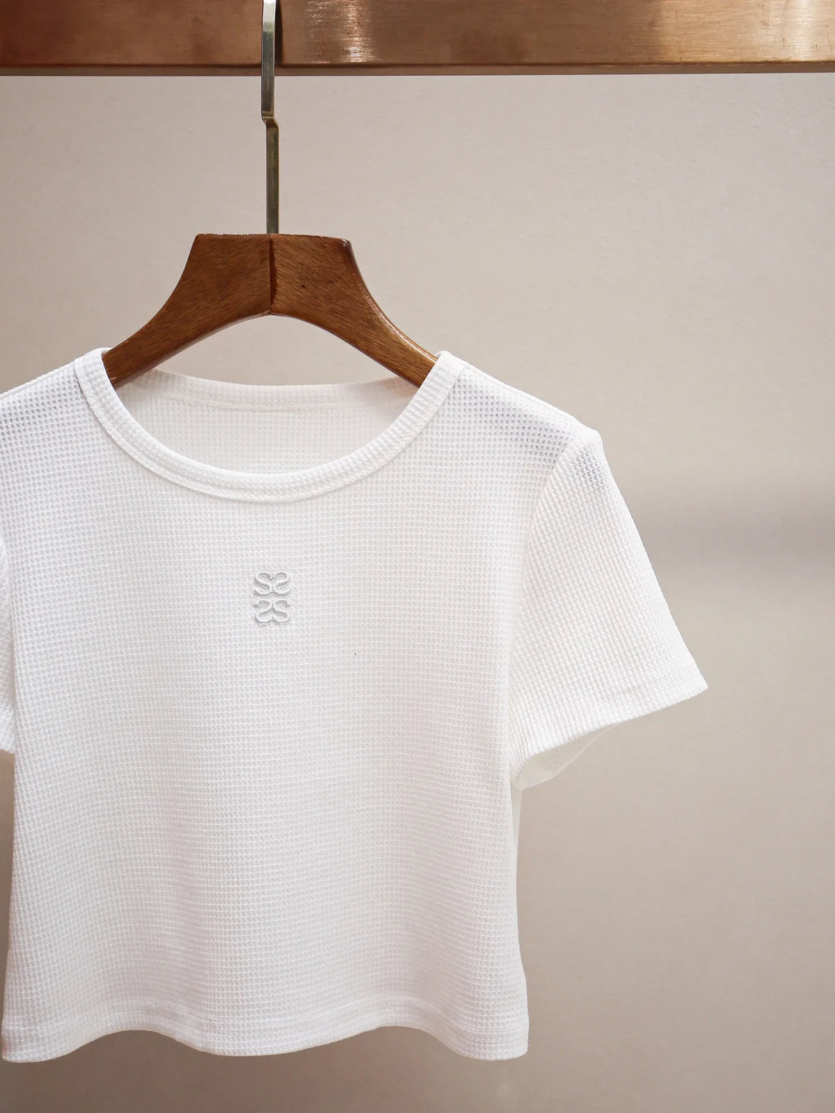 Women's Embroidered O-Neck Casual Tee Solid Color Short Knitted T-Shirt Summer Tops