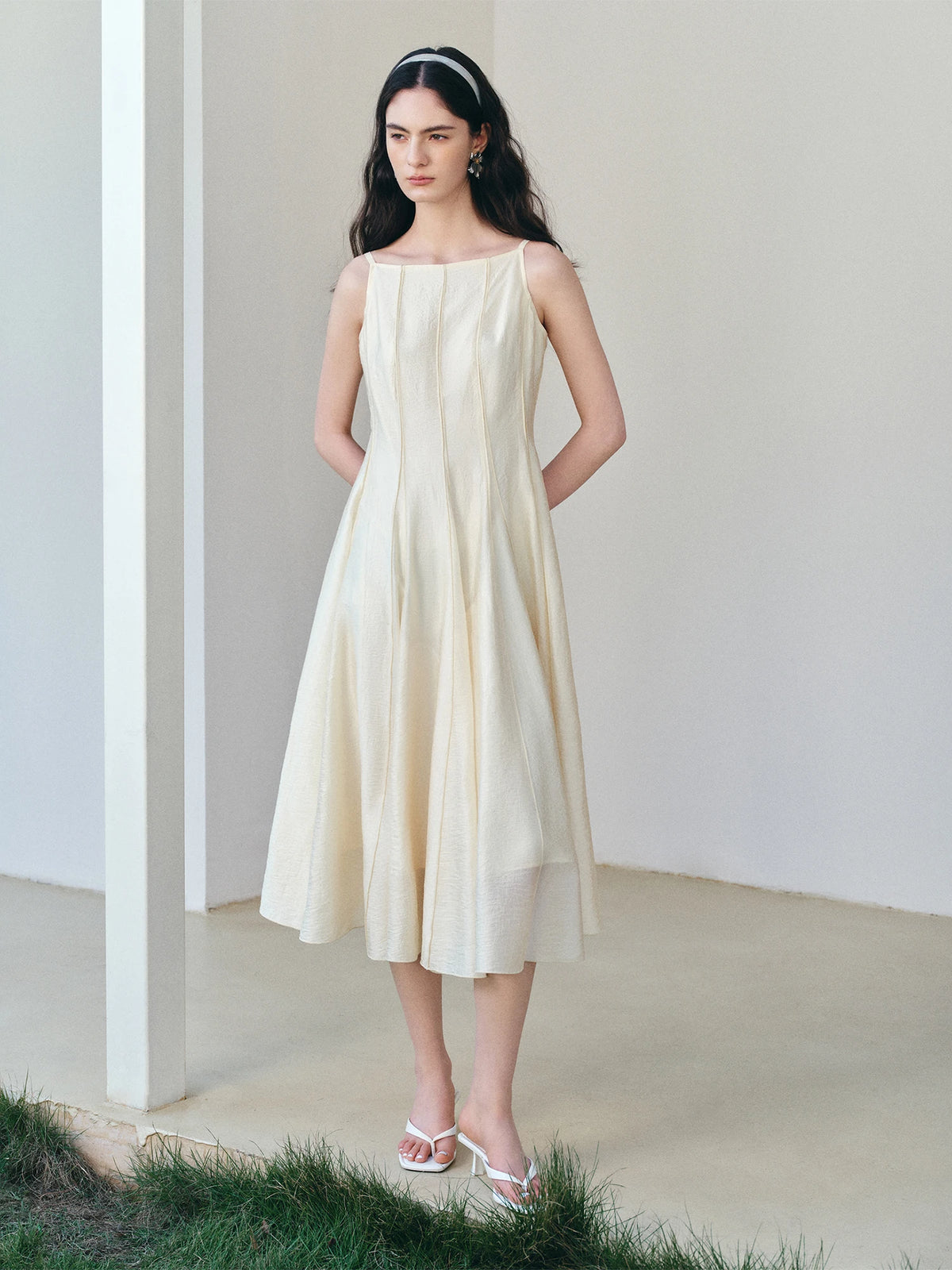 ZIQIAO Elegant Off-the-shoulder Patchwork Dress for Women Knee-length Sleeeveless Solid Dating New Arrivals for Spring 2026