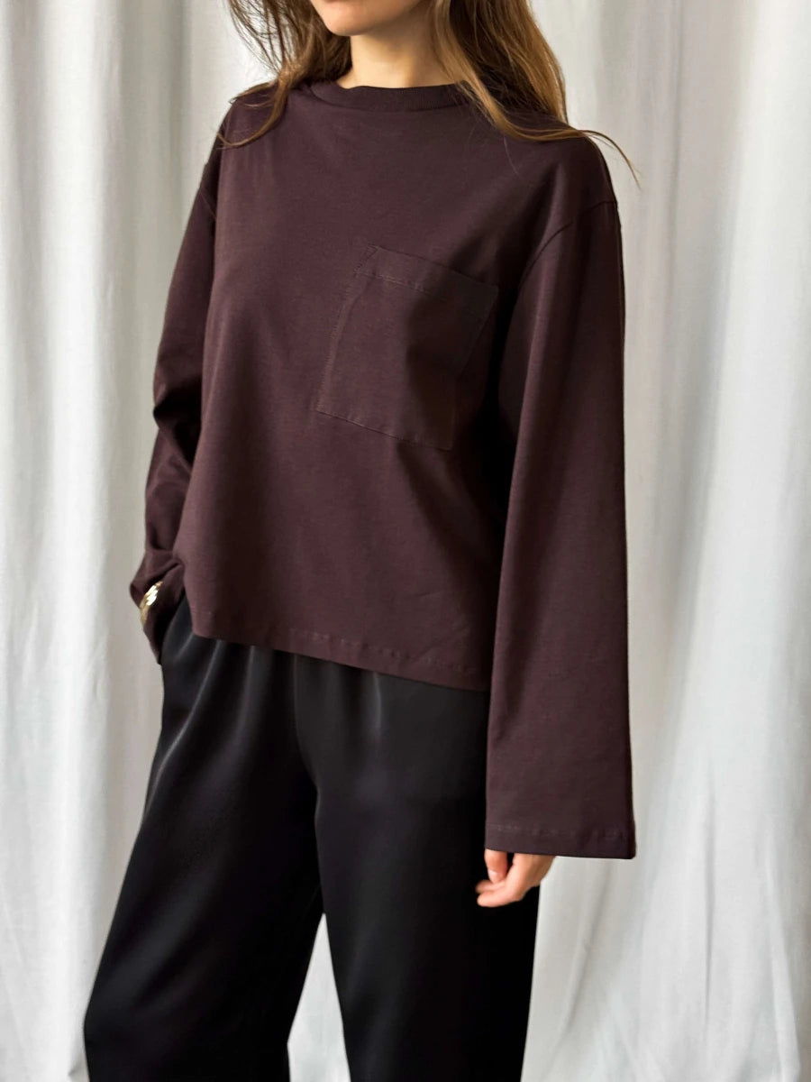 Hirsionsan 2026 New Round Neck Long Sleeved T-shirt for Women, Pure Cotton Pocket, Simple and Casual Instagram Style Short Top