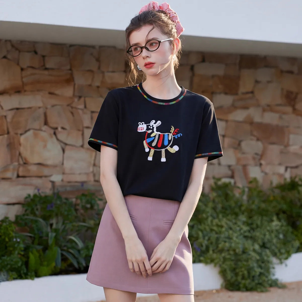 LOUIS YAO Playful Age-Reducing Fun Embroidered Short Sleeve T-Shirt 2026 Summer Top Pullover Slightly Stretch Cute Women's Tee
