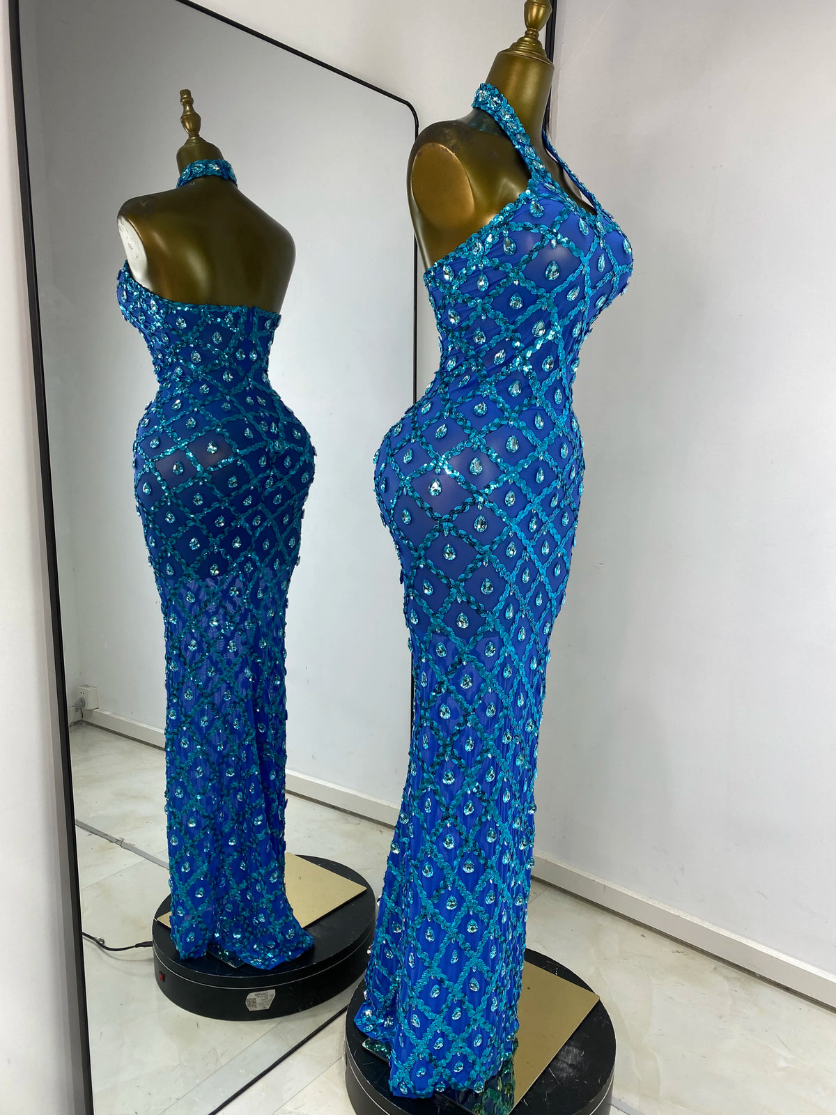 Women Luxury Prom Gowns Blue Sparkly Rhinestones Sequines Halter Backless Maxi Long Birthday Evening Club Party Dresses