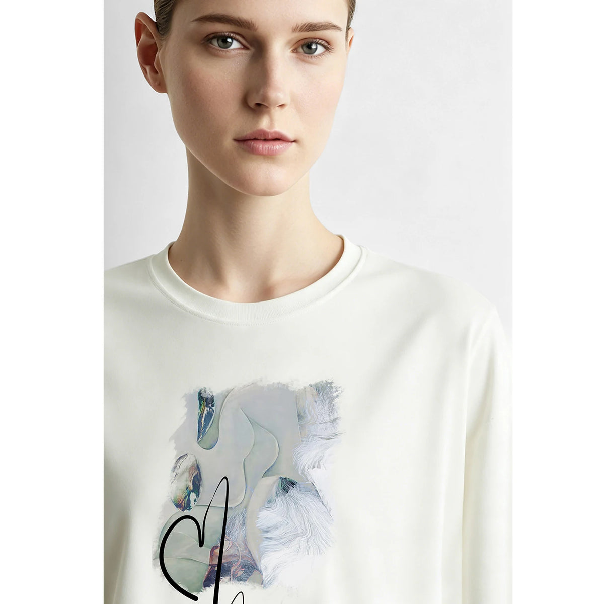Amii Long Sleeve T Shirt 2026 New Arrival Autumn Soft Fabric Printed Embroidery Crew Neck Loose Fit Casual Women Top 12623029